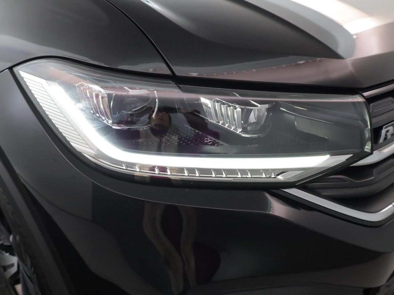 Volkswagen T-Cross 1.5 TSI Style Business R 150pk DSG| digital display| dodehoek| 17'LM-velgen| Camera