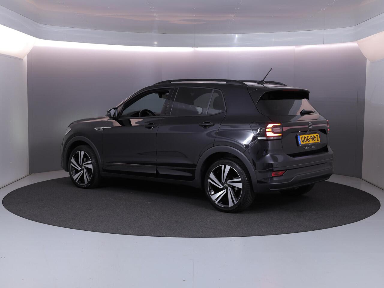 Volkswagen T-Cross 1.5 TSI Style Business R 150pk DSG| digital display| dodehoek| 17'LM-velgen| Camera