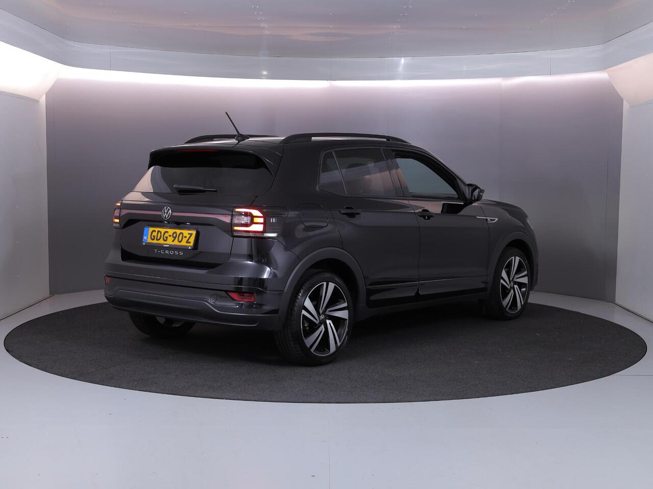 Volkswagen T-Cross 1.5 TSI Style Business R 150pk DSG| digital display| dodehoek| 17'LM-velgen| Camera