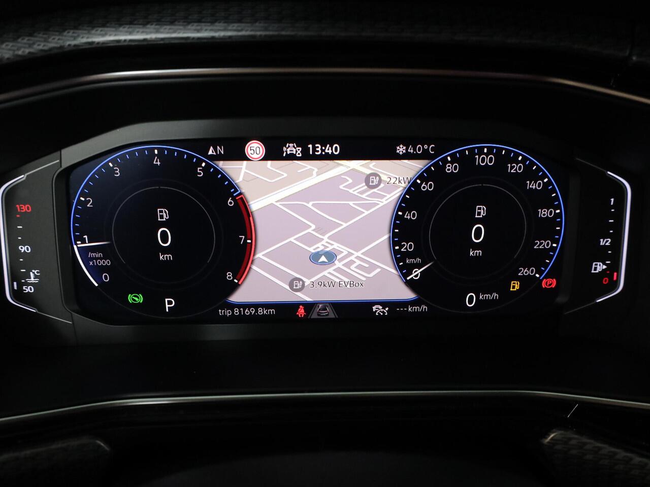 Volkswagen T-Cross 1.5 TSI Style Business R 150pk DSG| digital display| dodehoek| 17'LM-velgen| Camera