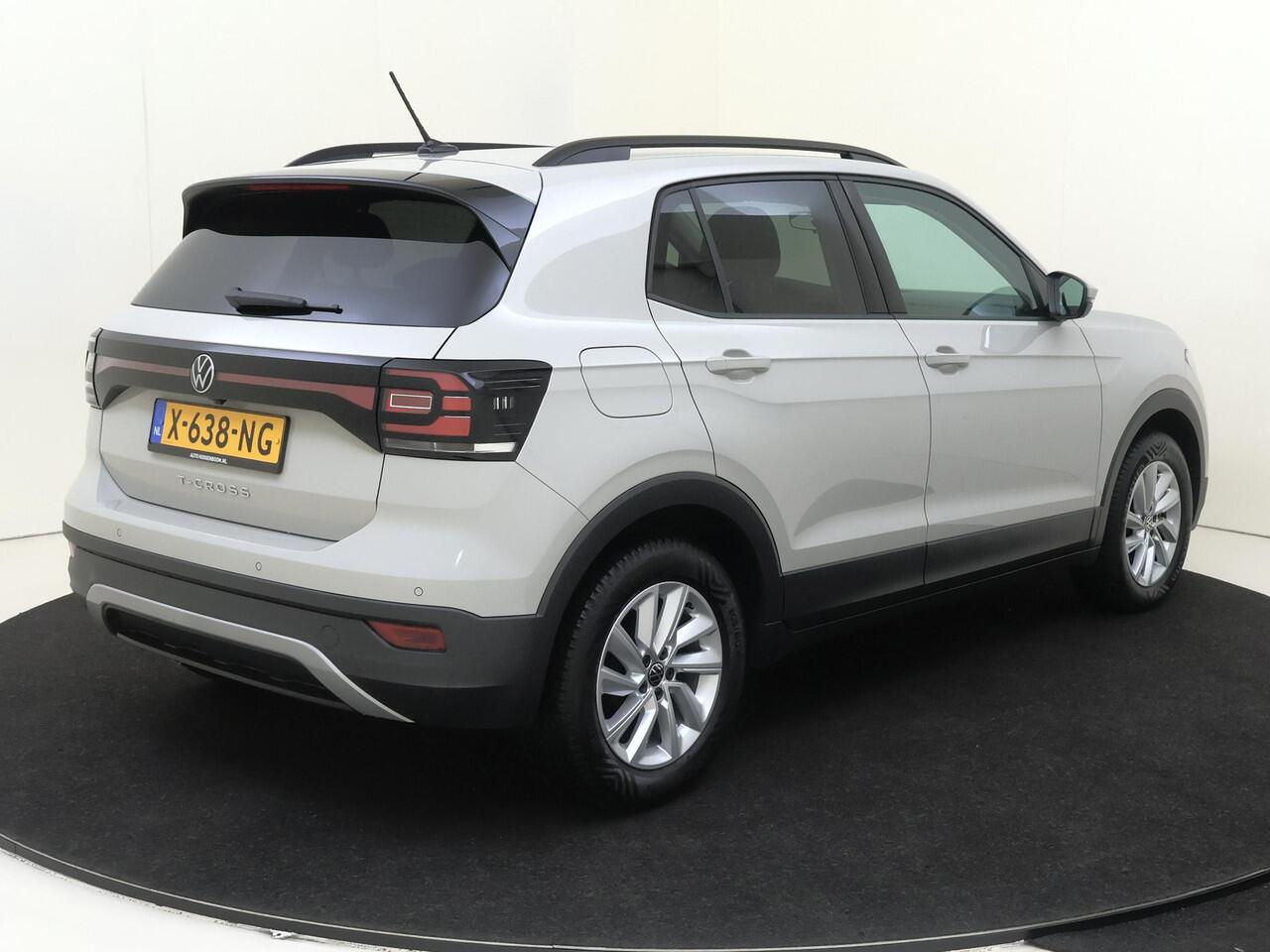 Volkswagen T-Cross 1.0 TSI Life | Stoelverwarming | Navigatie | Adaptieve cruise control | Keyless | Parkeersensoren | Achteruitrijcamera | CarPlay |