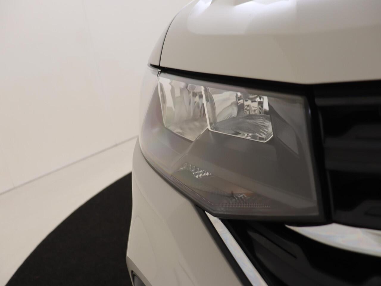 Volkswagen T-Cross 1.0 TSI Life | Achteruitrijcamera | CarPlay | Adaptieve cruise control | Airco | Elektrisch inklapbare | Lane- en frontassist |