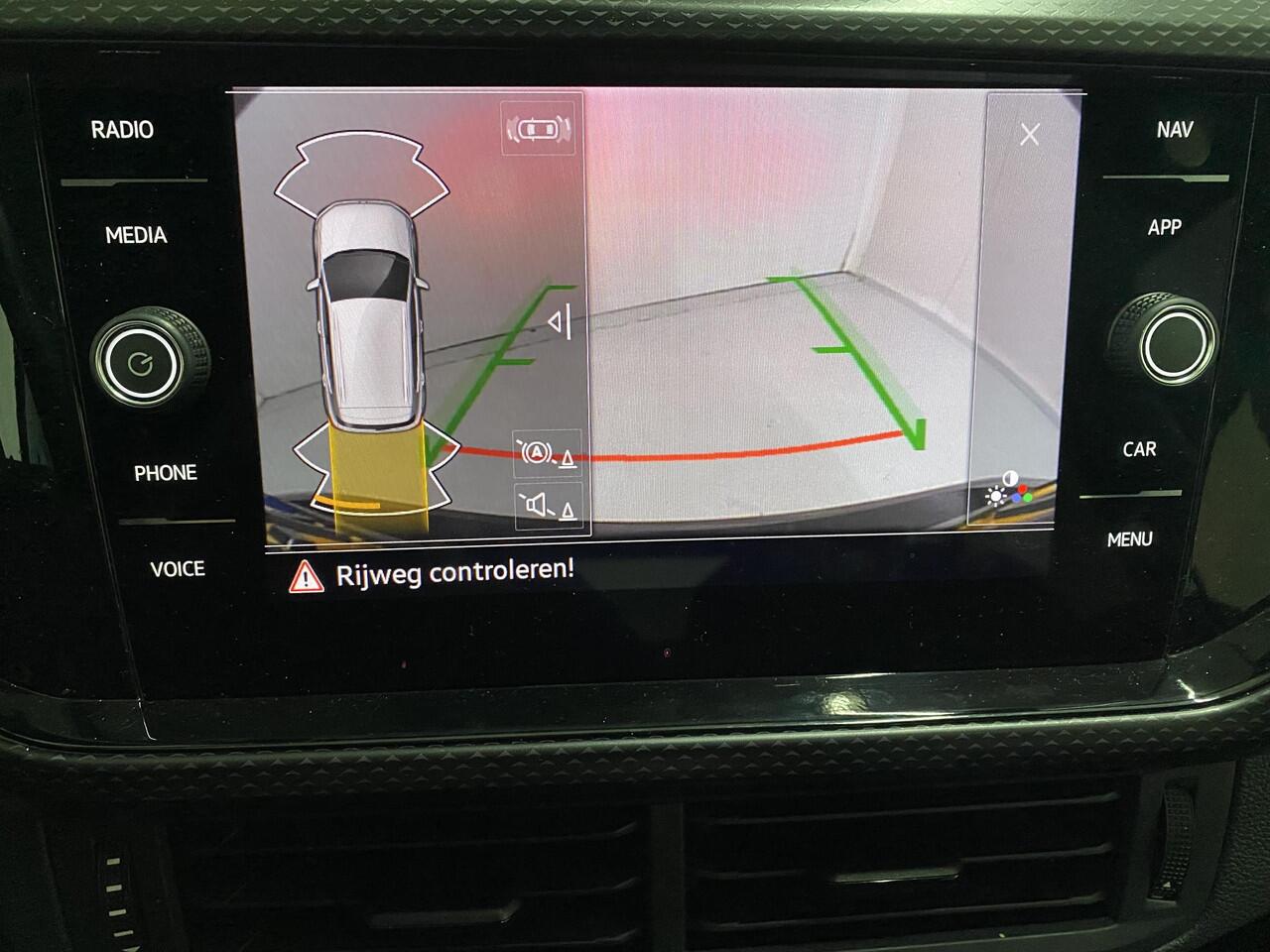 Volkswagen T-Cross 1.0 TSI Style Camera Virtual cockpit Applecarplay 17inch Adaptive cruise