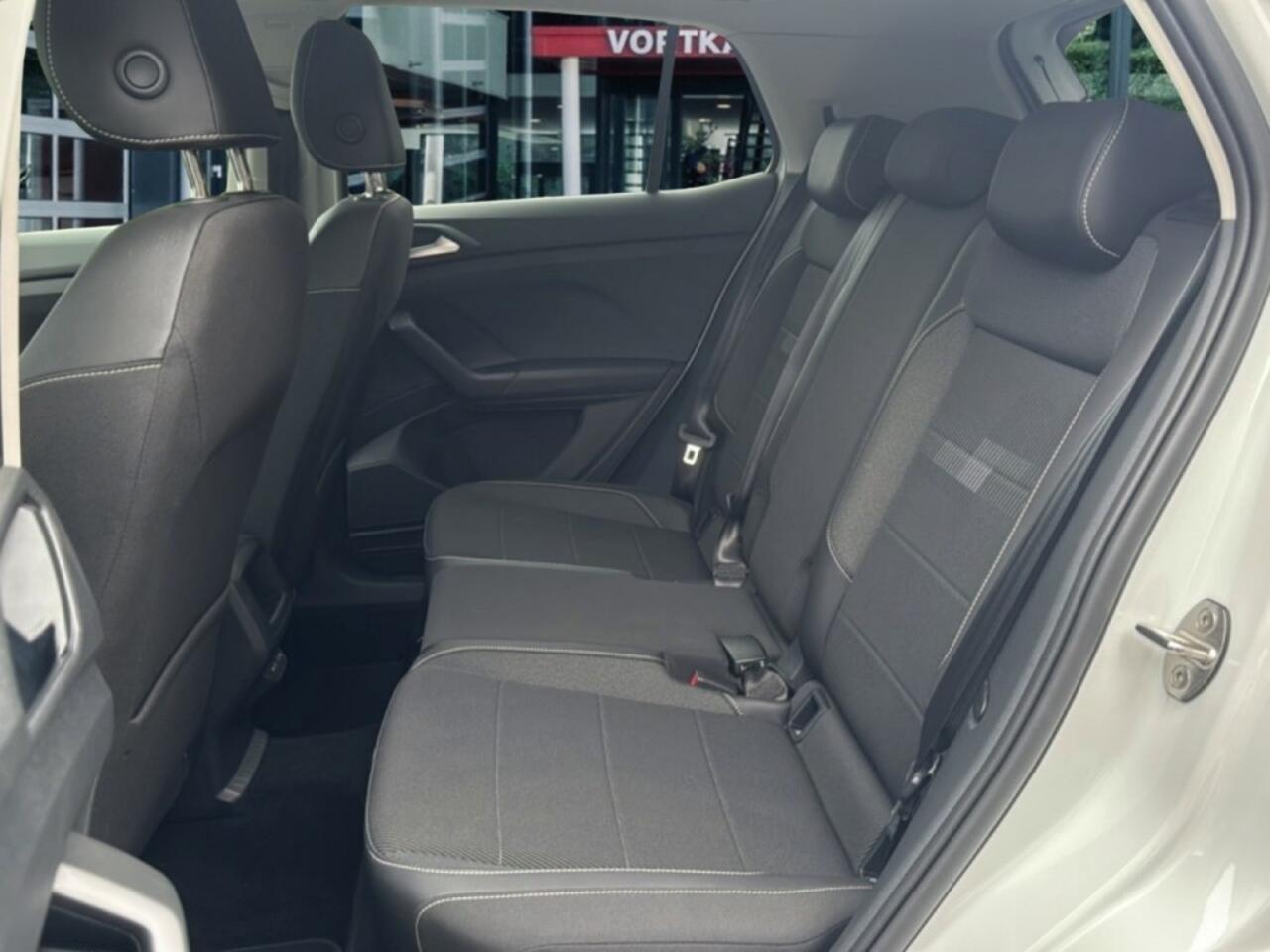 Volkswagen T-Cross 1.5 TSI DSG R-LINE TREKHAAK/CAMERA/ACC/NAVI/STOELVERW
