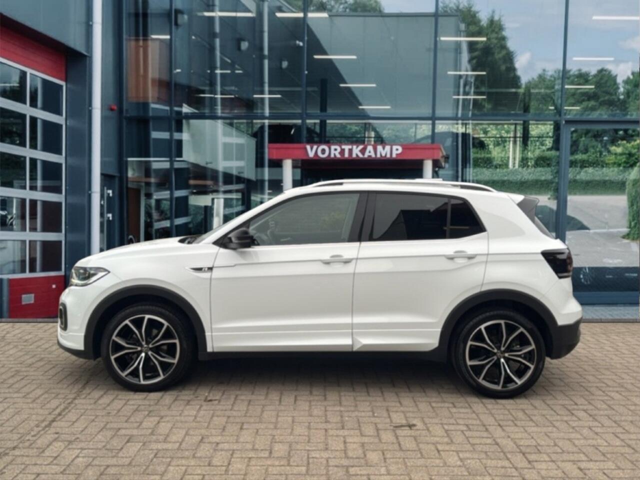 Volkswagen T-Cross 1.5 TSI DSG R-LINE TREKHAAK/CAMERA/ACC/NAVI/STOELVERW