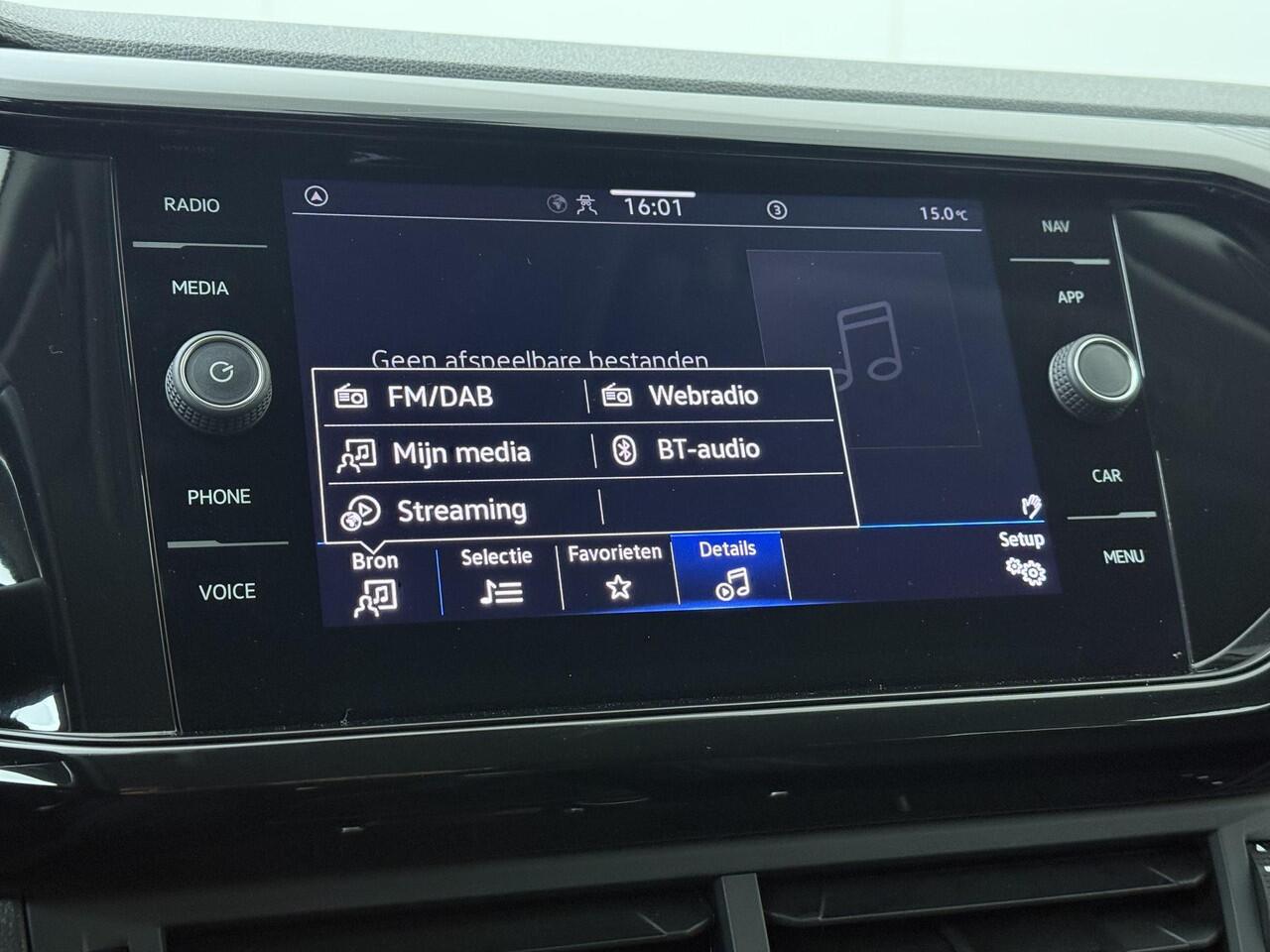 Volkswagen T-Cross 1.0 TSI Life | 95 PK | Navigatiesysteem | Parkeersensoren | Adaptive cruise control |