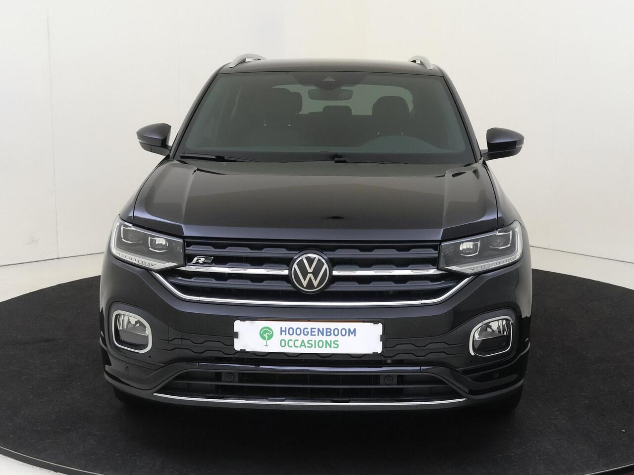Volkswagen T-Cross 1.0 TSI R-Line | Achteruitrijcamera | Adaptieve cruise control | Keyless | CarPlay | Navigatie | Stoelverwarming | Digital cockpit |