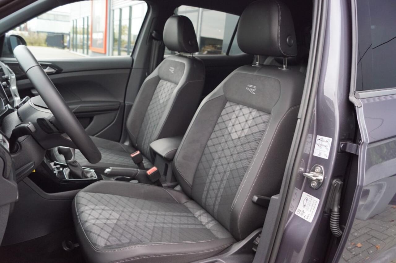 Volkswagen T-Cross 1.5 TSI DSG R-Line 150 pk /Trekhaak afnb./Navi/ Camera /LED / ACC/App-Connect