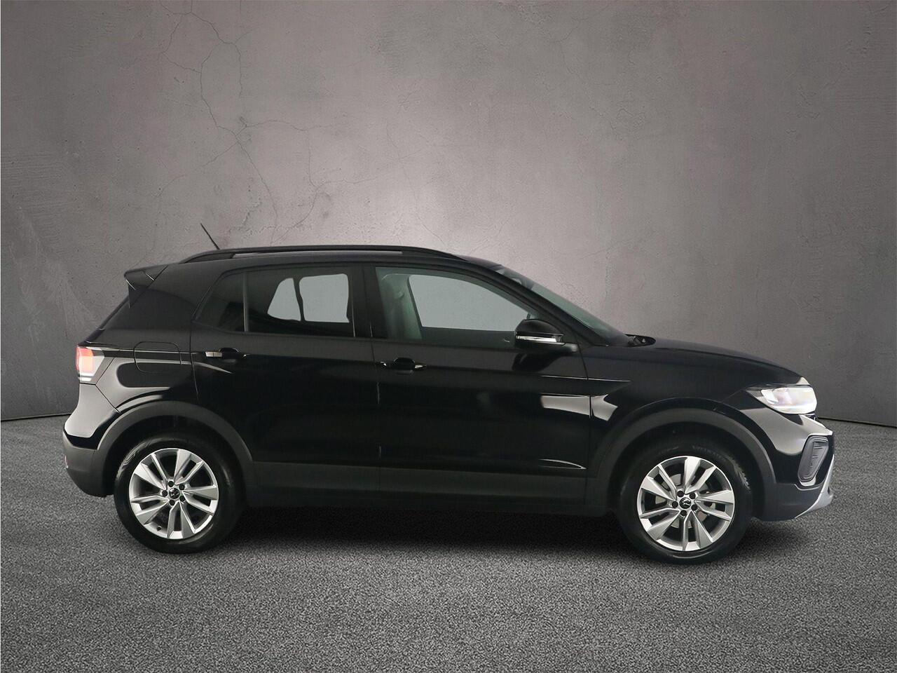 Volkswagen T-Cross Life Edition 1.0 TSI 95pk Adaptive cruise control, Achteruitrijcamera, Parkeersensor achter, LED koplampen, App connect, DAB, Radio, Airco