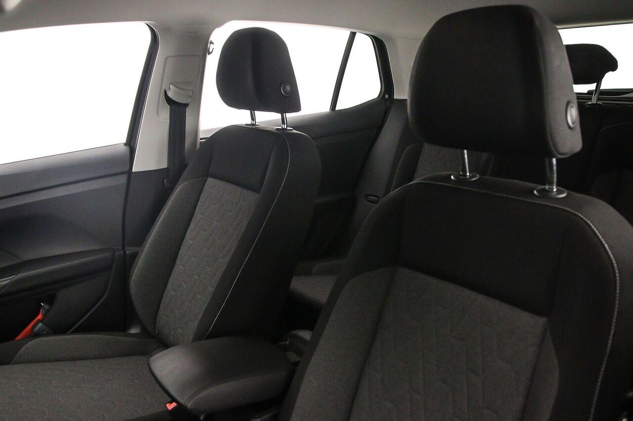 Volkswagen T-Cross Life Edition 1.0 TSI 95pk Adaptive cruise control, Achteruitrijcamera, Parkeersensor achter, LED koplampen, App connect, DAB, Radio, Airco