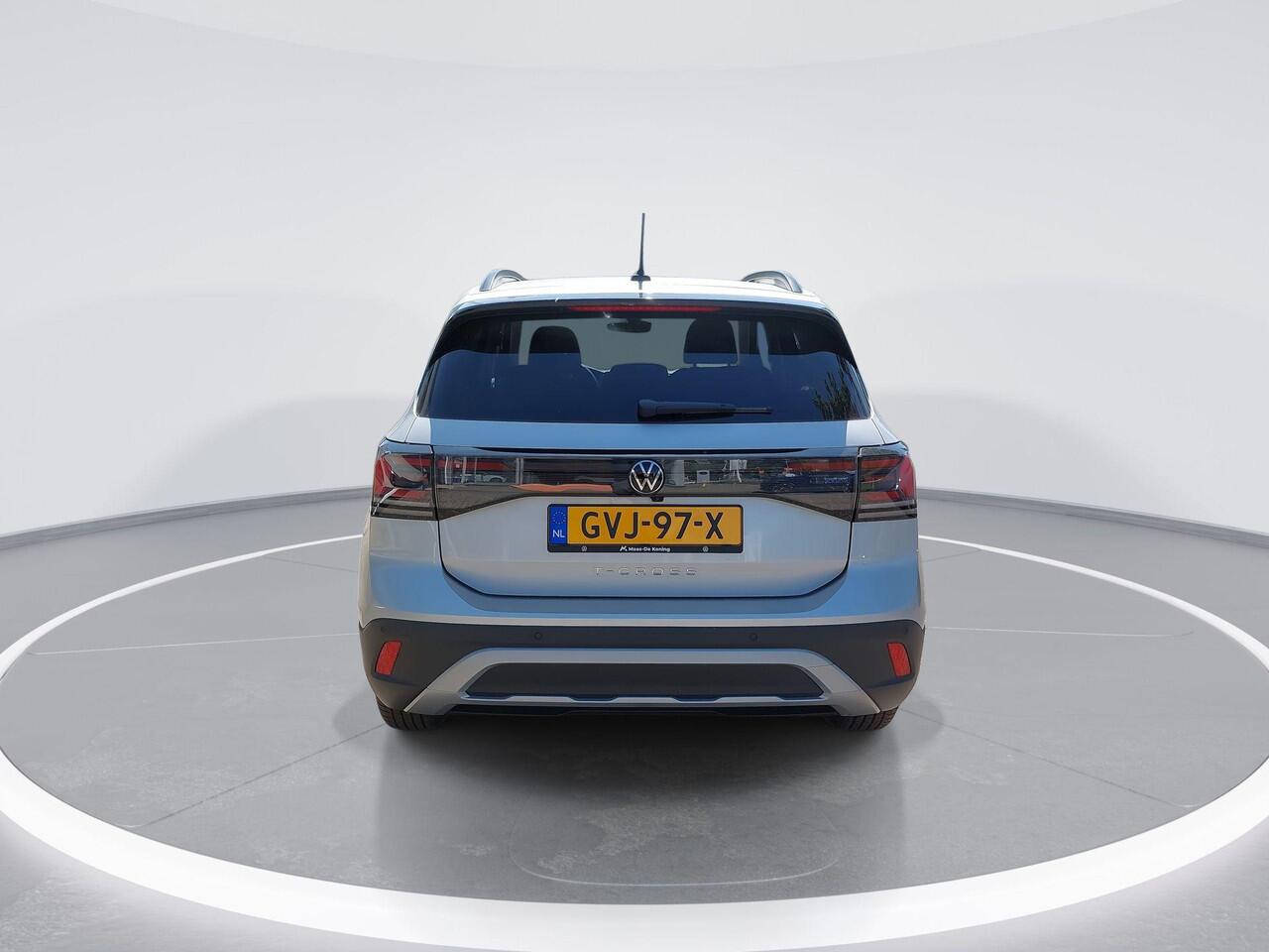 Volkswagen T-Cross Life Edition 1.0 TSI 95 PK 5 versn. hand · Allseasonbanden · Achteruitrijcamera · Keyless Entry · Draadloze telefoonlader ·
