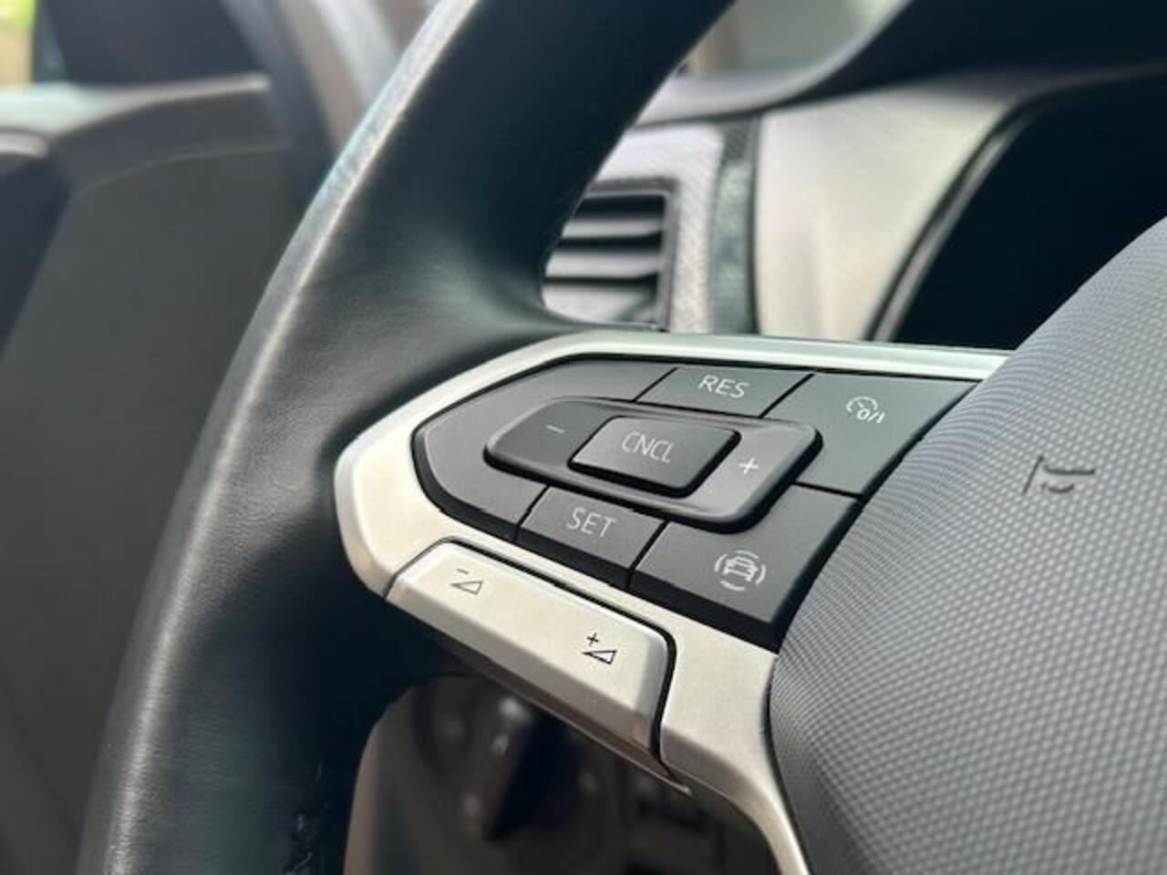 Volkswagen T-Cross 1.0 TSI Life Edition l Stoelverwarming l Airco l Virtuele Dashboard l