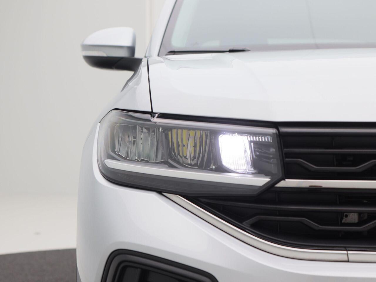 Volkswagen T-Cross 1.0 TSi Life Edition | Adaptive Cruise | Climate Control | Parkeersensoren | Carplay | 16 inch | 16.192 km!!