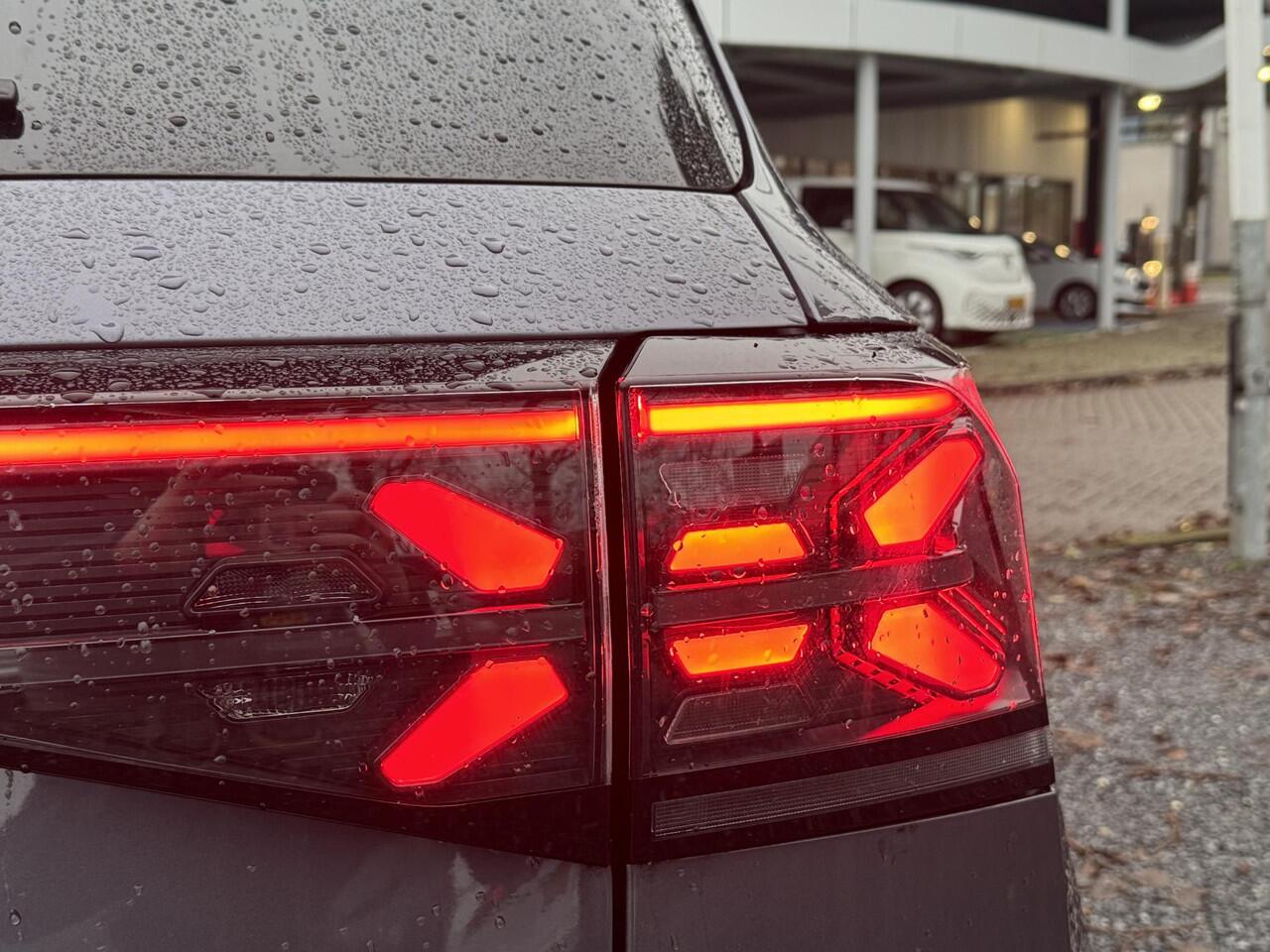 Volkswagen T-Cross 1.5 TSI 150pk DSG R-Line (Camera,Virtual,Keyless,IQ,Acc)