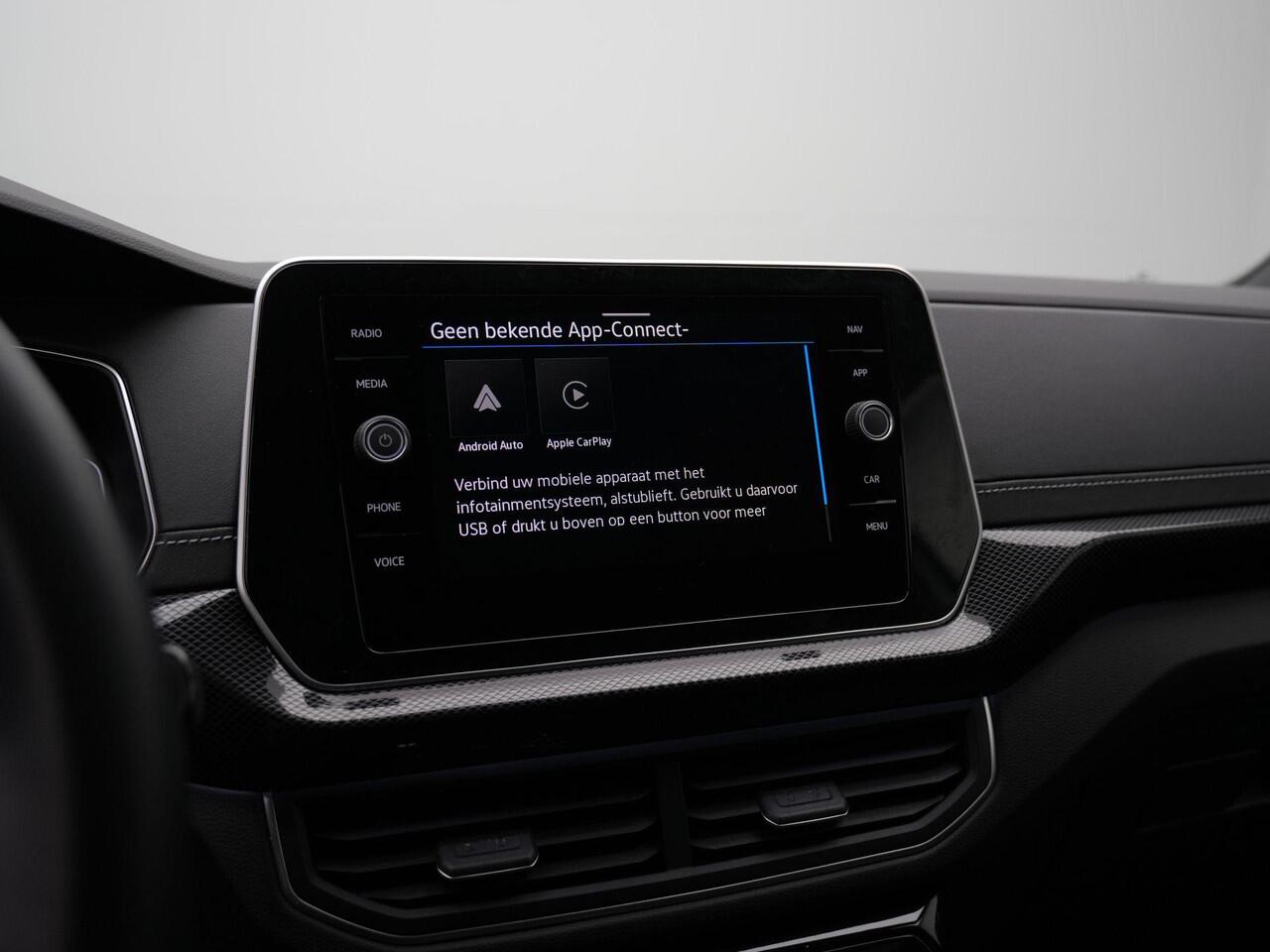 Volkswagen T-Cross 1.0 TSI 115 pk DSG R-Line Edition | IQ Light | Achteruitrijcamera | Stoelverwarming | Adaptive Cruise