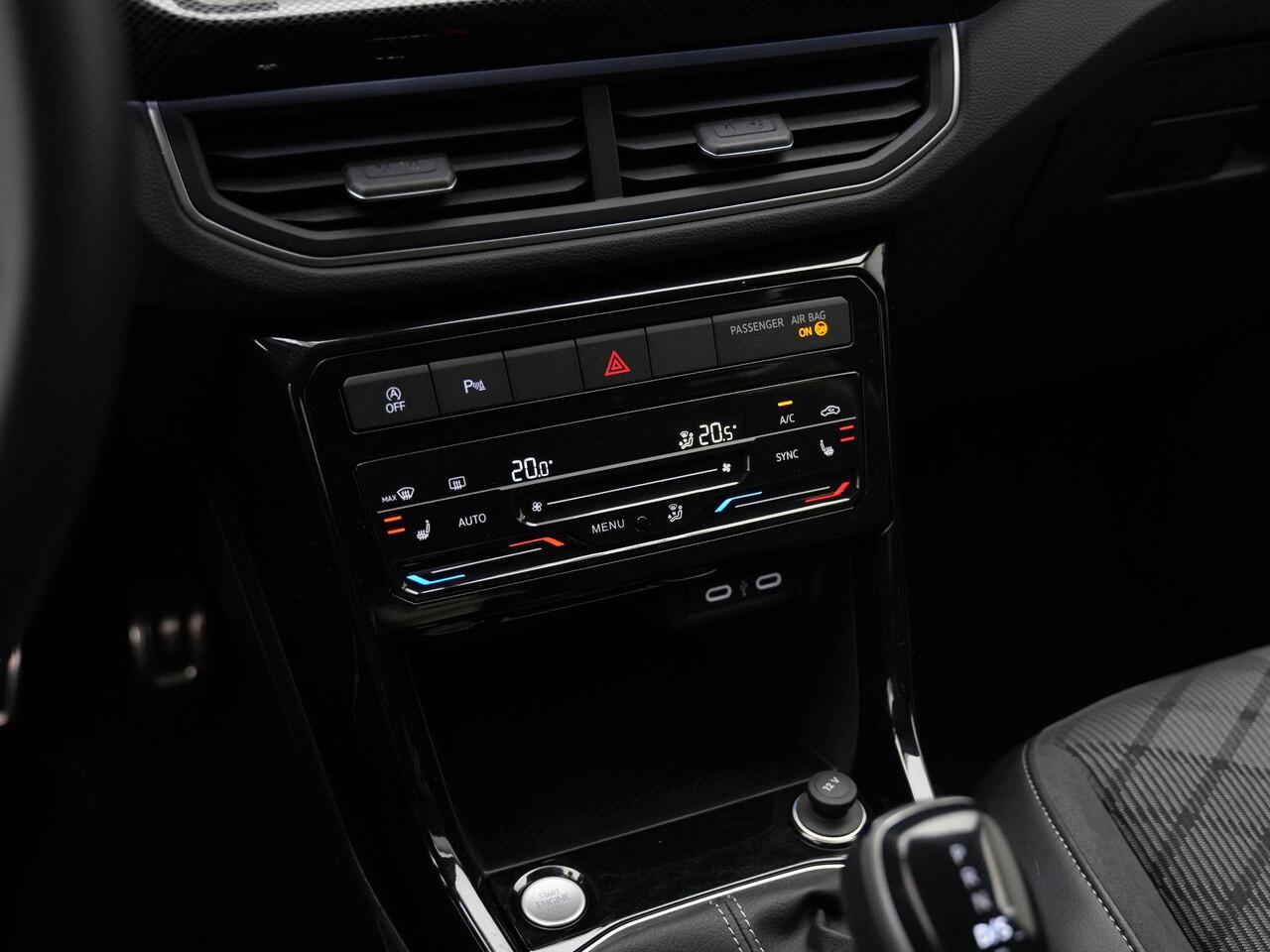 Volkswagen T-Cross 1.0 TSI 115 pk DSG R-Line Edition | IQ Light | Achteruitrijcamera | Stoelverwarming | Adaptive Cruise