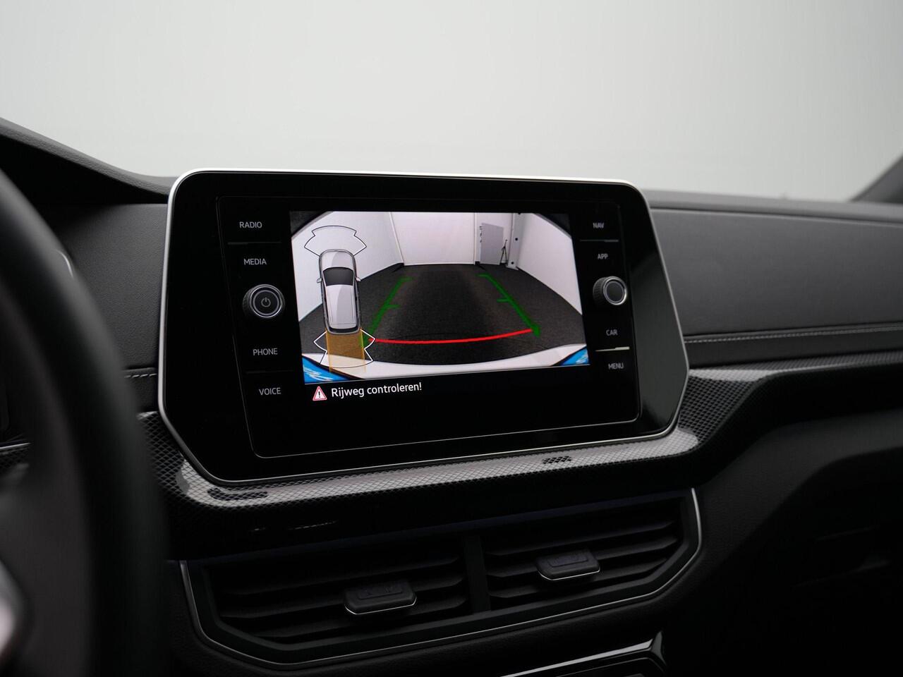 Volkswagen T-Cross 1.0 TSI 115 pk R-Line Business | IQ Light | Achteruitrijcamera | Navigatie | Stoelverwarming | Adaptive Cruise