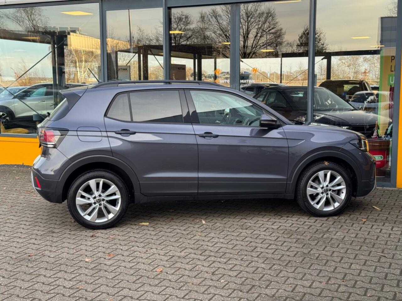 Volkswagen T-Cross 1.0 TSI 115 pk DSG Life Business - App connect - climate control - camera