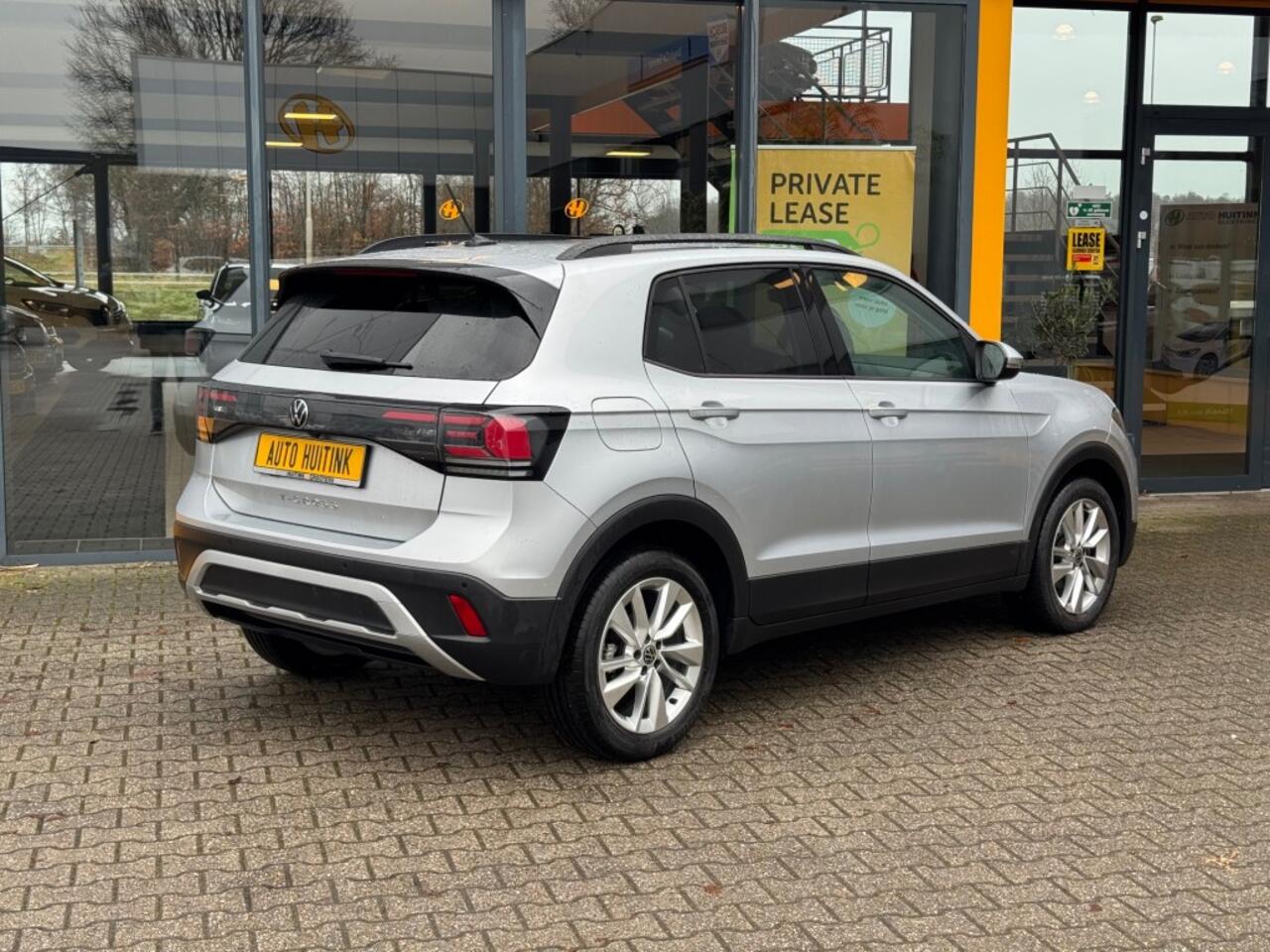 Volkswagen T-Cross 1.0 TSI 115 pk DSG Business - Stoelverwarming - camera - adaptive cruise