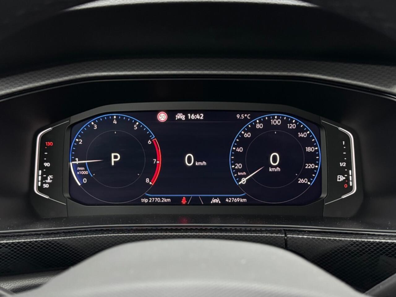 Volkswagen T-Cross 1.0 TSI 115 pk DSG Business - Stoelverwarming - camera - adaptive cruise