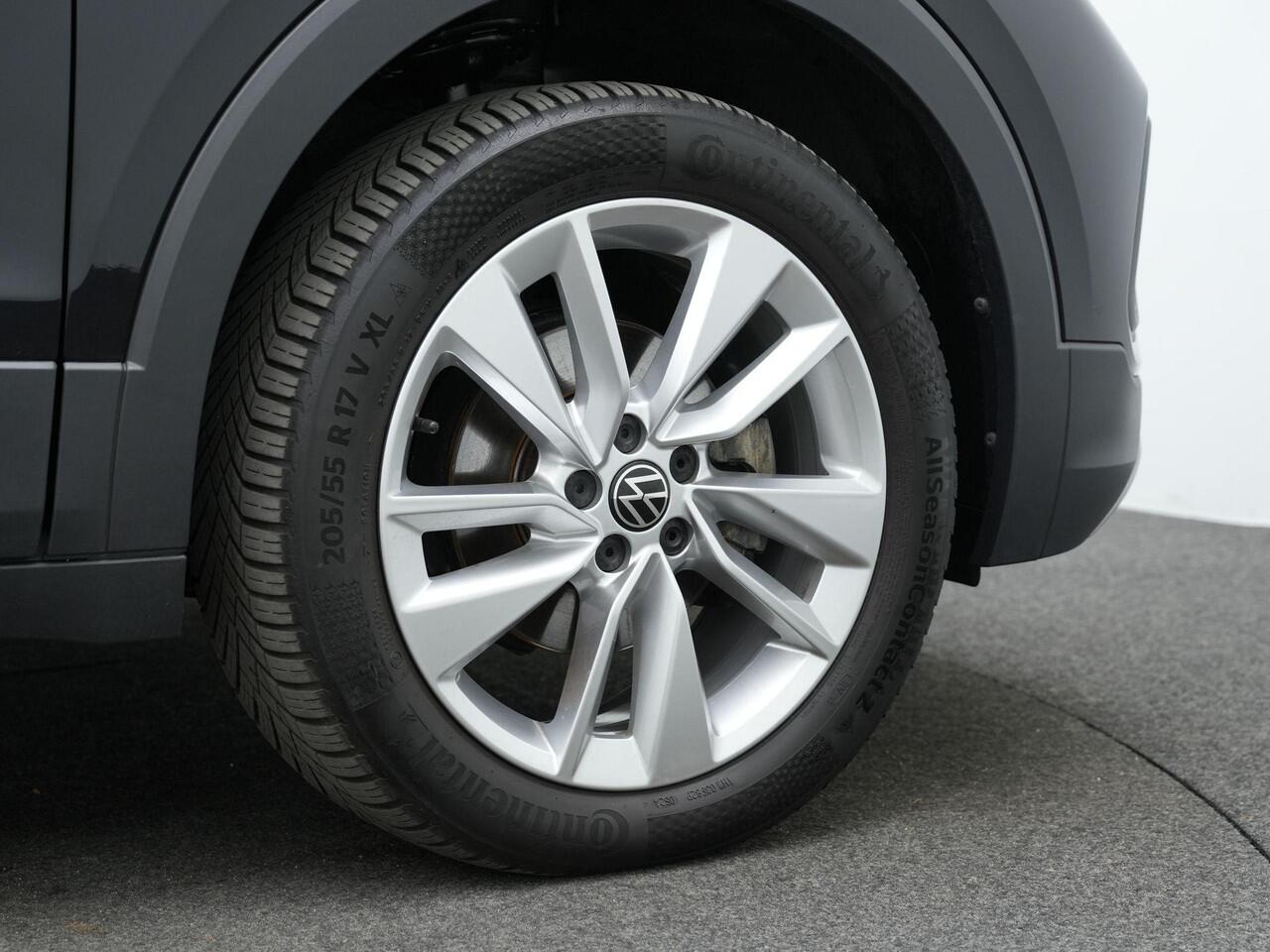 Volkswagen T-Cross 1.0 TSI 95 pk Life Edition | Trekhaak | Achteruitruitrijcamera | Stoelverwarming | Adaptive Cruise Control | Navigatie