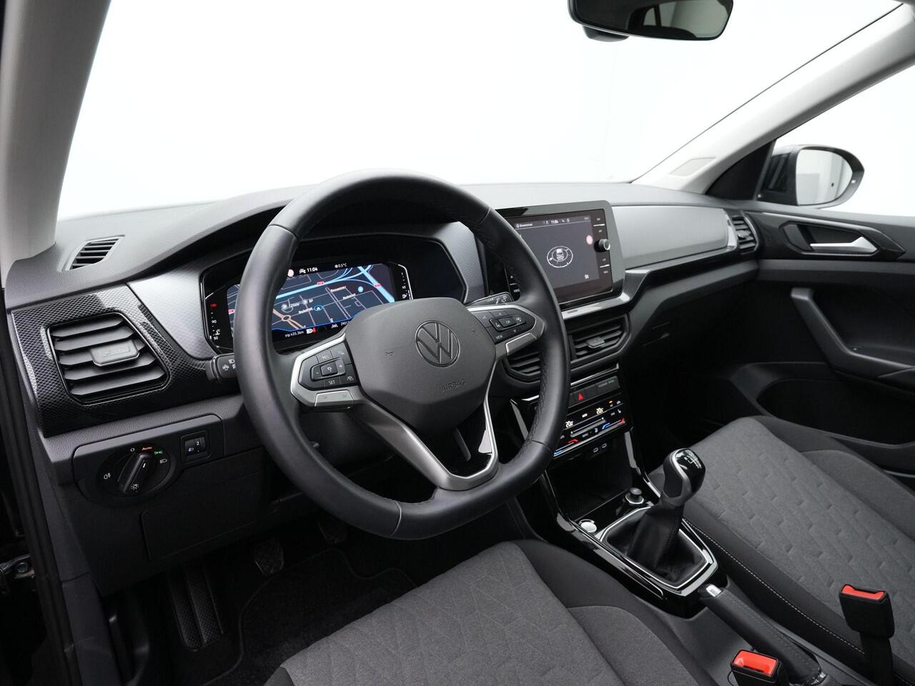 Volkswagen T-Cross 1.0 TSI 95 pk Life Edition | Trekhaak | Achteruitruitrijcamera | Stoelverwarming | Adaptive Cruise Control | Navigatie