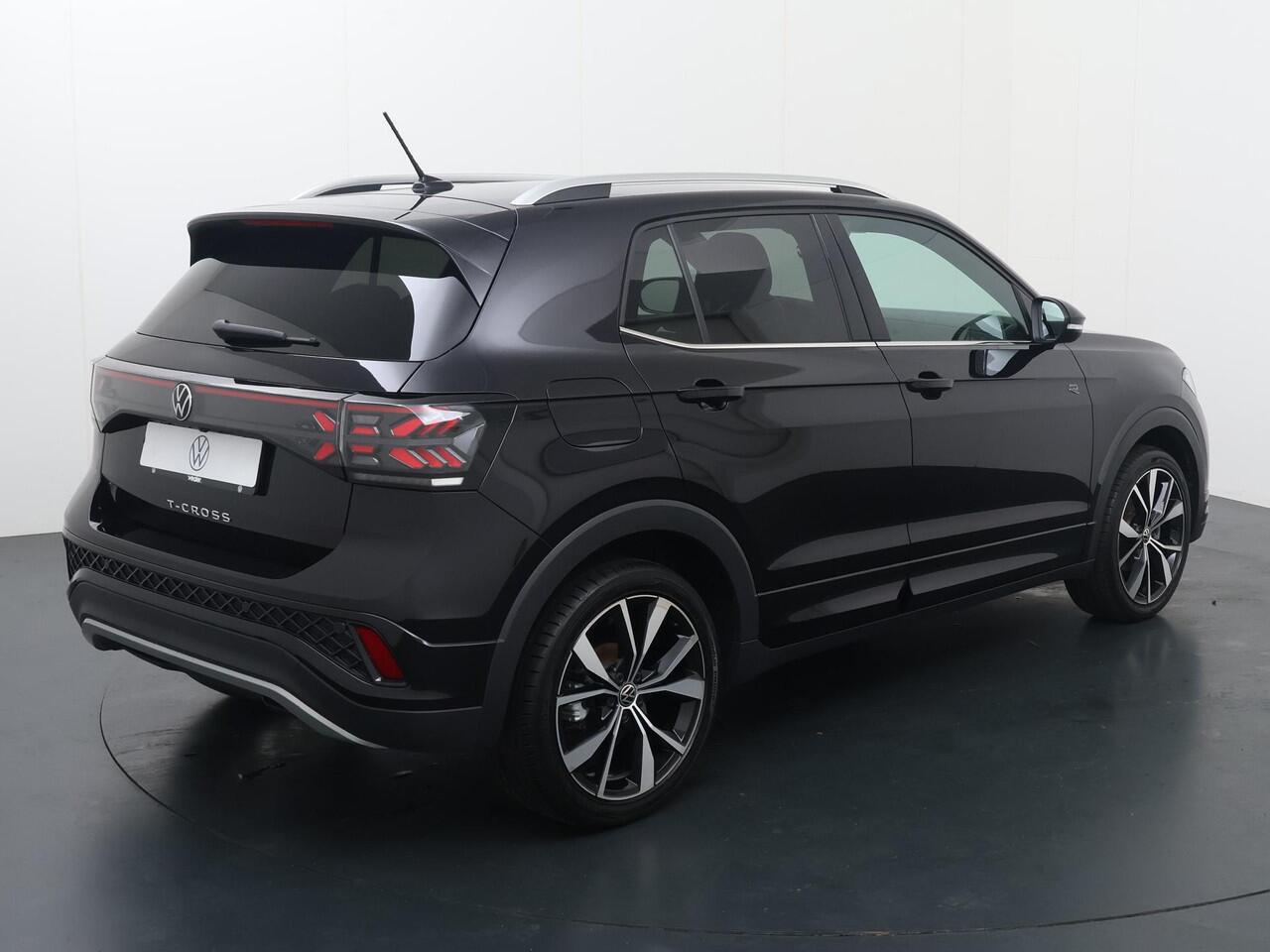 Volkswagen T-Cross 1.5 TSI R-Line Edition | 150 PK | Automaat | Matrix LED koplampen IQ.Light | Voorstoelen verwarmd | R-Line | Adaptive cruise control |