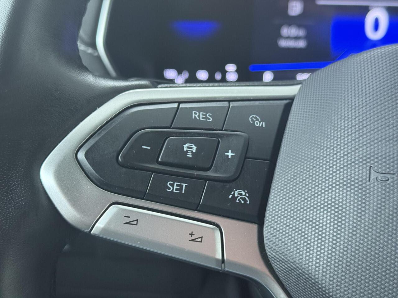 Volkswagen T-Cross 1.5 TSI R-Line Edition | 150 PK | Automaat | Matrix LED koplampen IQ.Light | Voorstoelen verwarmd | R-Line | Adaptive cruise control |