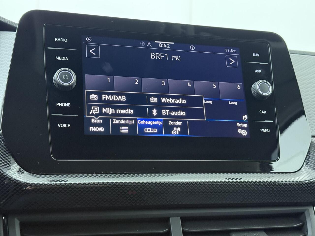 Volkswagen T-Cross 1.0 TSI Life Edition | 116 PK | Automaat | Climate control | Adaptive cruise control | Apple Carplay/Android Auto |