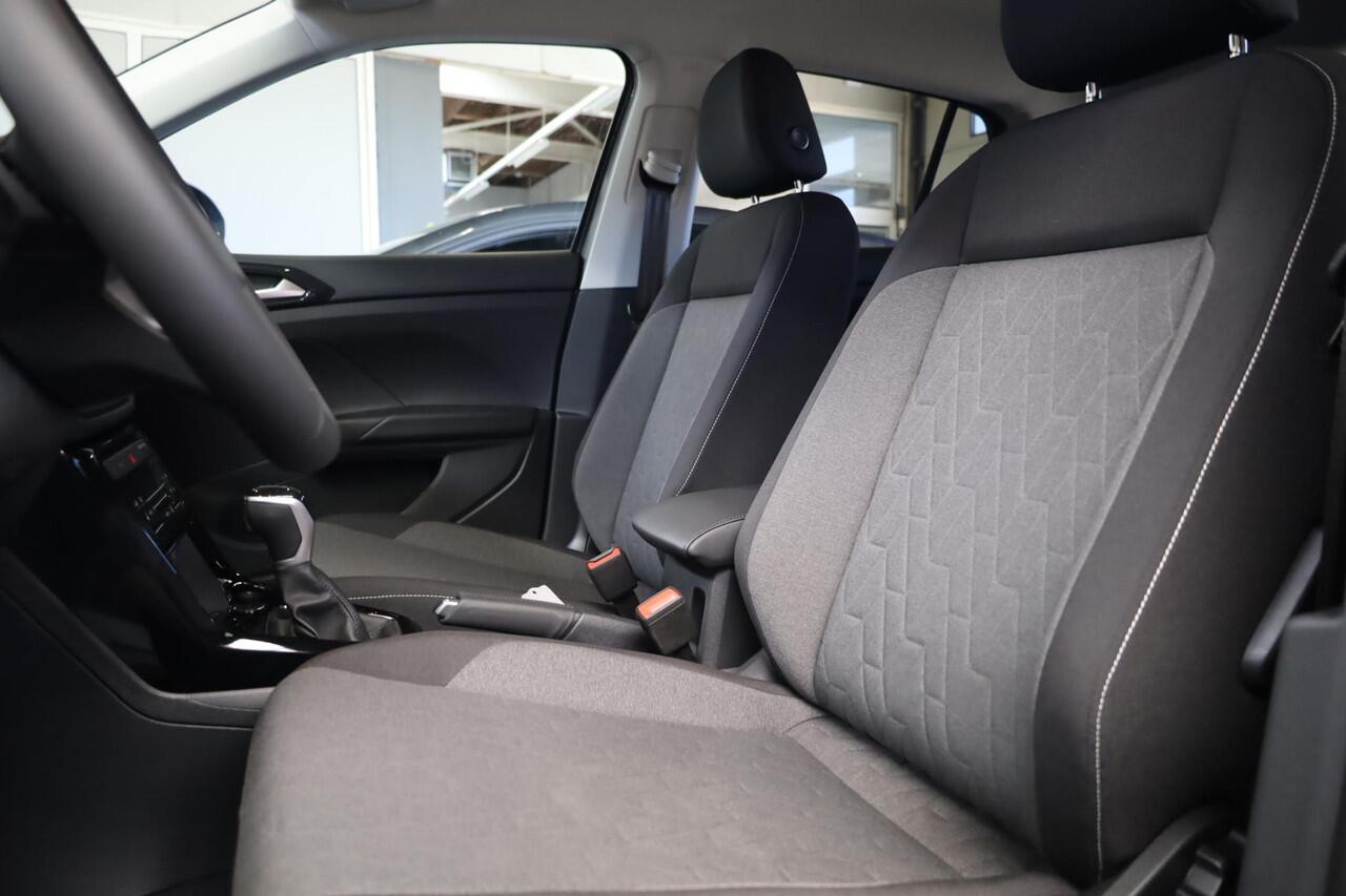 Volkswagen T-Cross 1.0 TSI Life Edition 115PK / 85kW DSG, 48 maanden / max 100.000km garantie, comfort pakket (verwarmbare voorstoelen), 2-zone climatronic, keyless start & entry, parkeersensoren voor en achter (pdc), achteruitrijcamera (rear view), privacy glas, 17" LMV