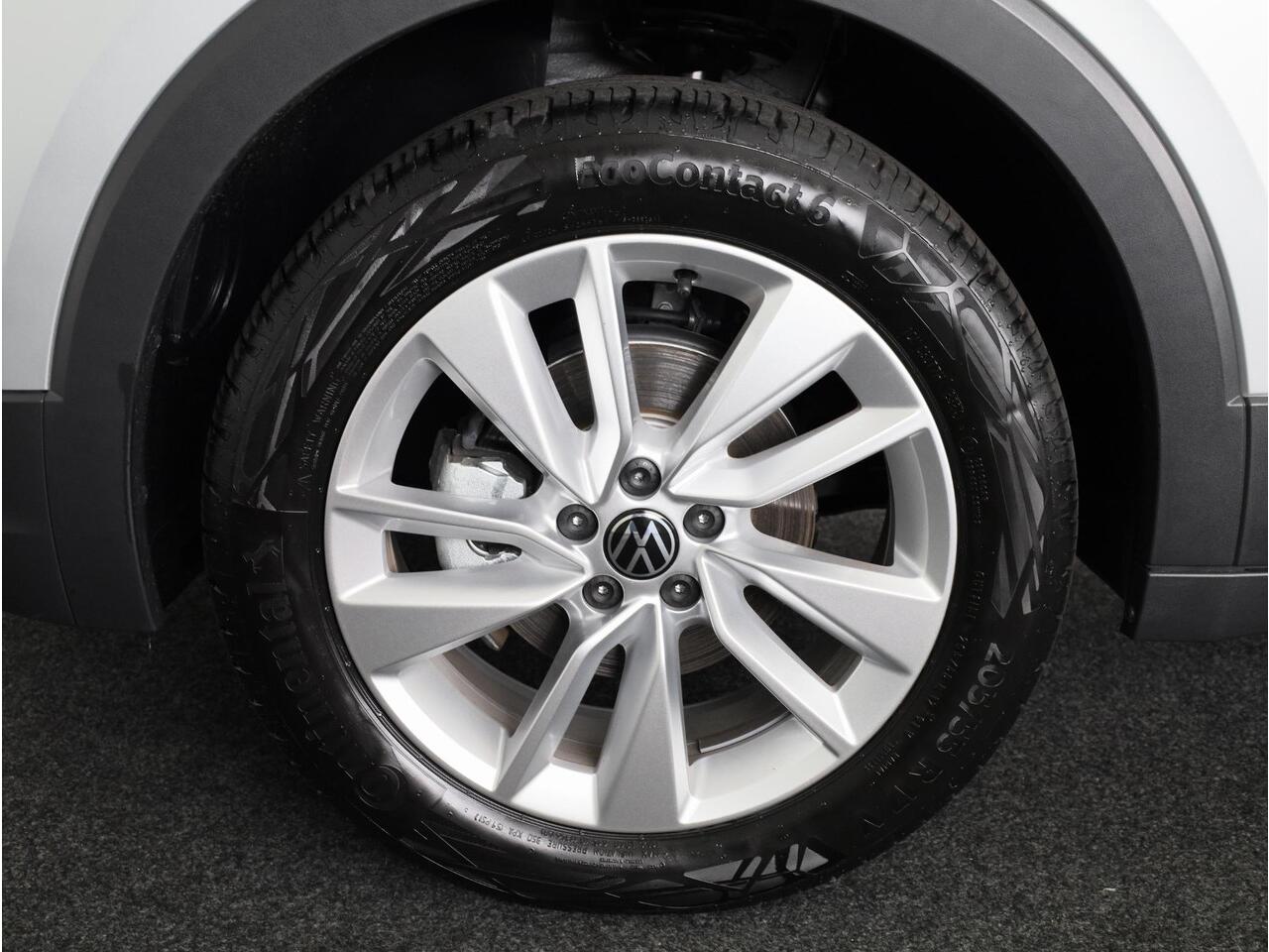 Volkswagen T-Cross 1.0 TSI Life Edition | Navigatie | Camera | Stoelverwarming | Climate Control |