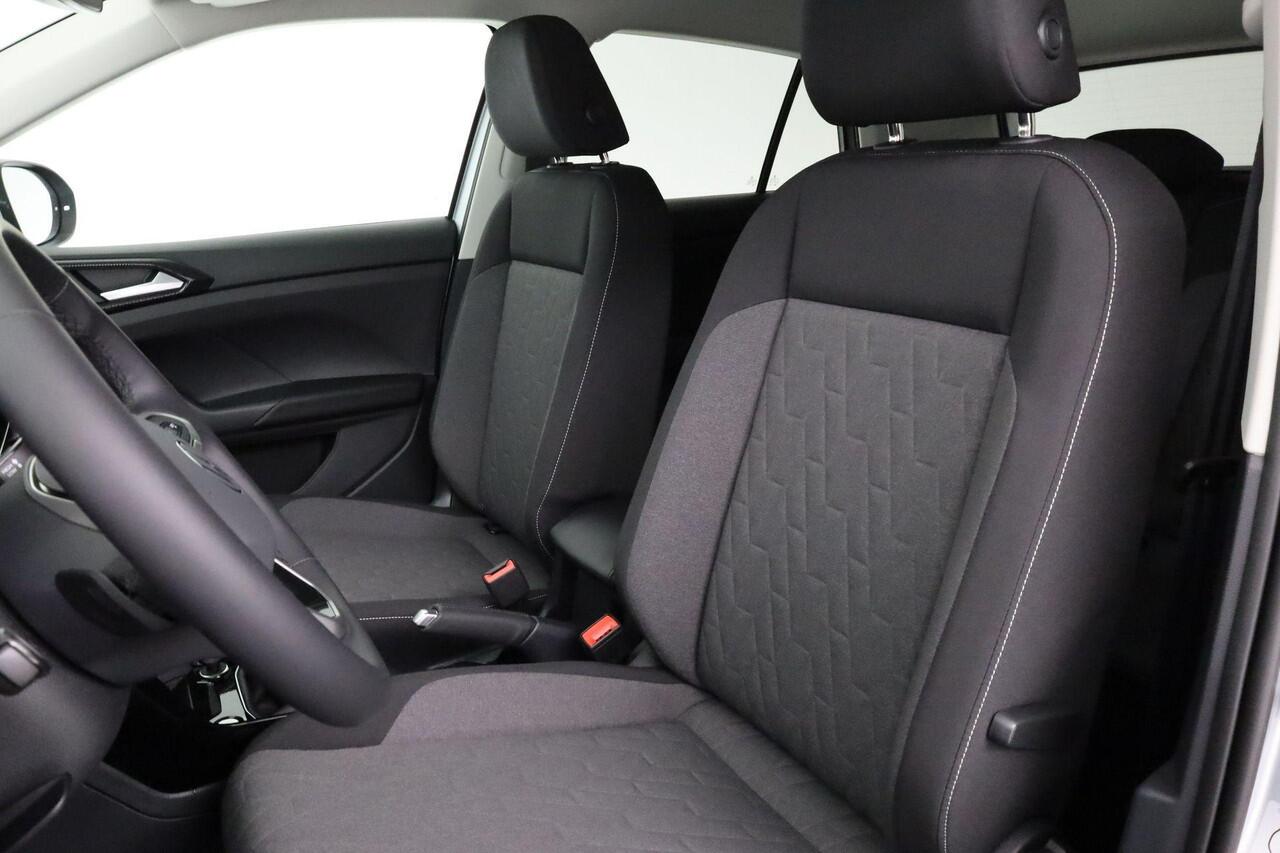 Volkswagen T-Cross Life Edition 1.0 TSI 85 kW / 116 pk DSG | Camera | Stoelverwarming | Keyless | ACC | Privacy glas | 17 inch