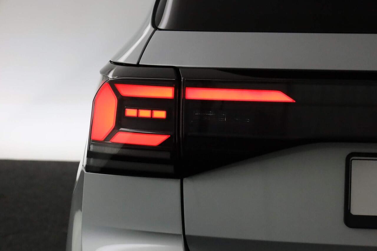 Volkswagen T-Cross Life Edition 1.0 TSI 85 kW / 116 pk DSG | camera | LED | Stoelverwarming | Keyless