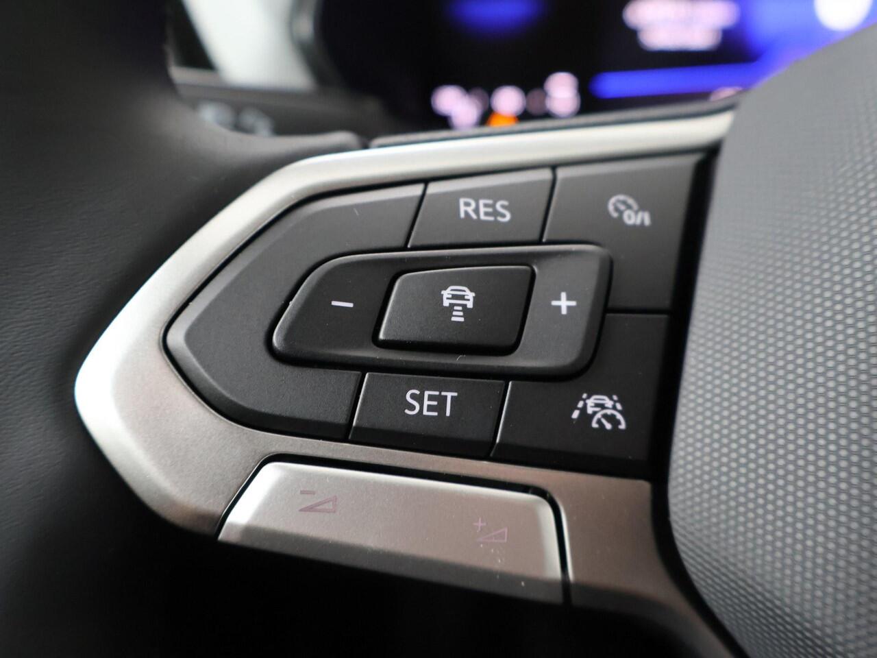 Volkswagen T-Cross Life Edition 1.0 70 kW / 95 pk TSI SUV 5 versn. Ha | Trekhaak afneembaar | Climatronic |