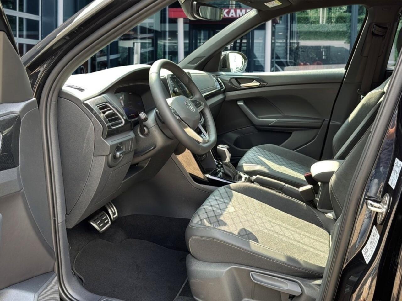 Volkswagen T-Cross 1.0 TSI DSG R-LINE TREKHAAK/CAMERA/ACC/CARPLAY/STOELVERW