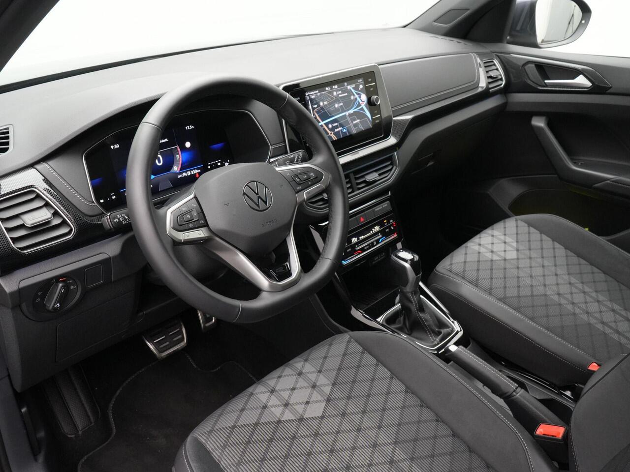 Volkswagen T-Cross 1.5 TSI 150 pk DSG R-Line Edition | R-Line | IQ Light | Trekhaak | Stoelverwarming | Achteruitrijcamera | Adaptive Cruise | Carplay | 17 inch