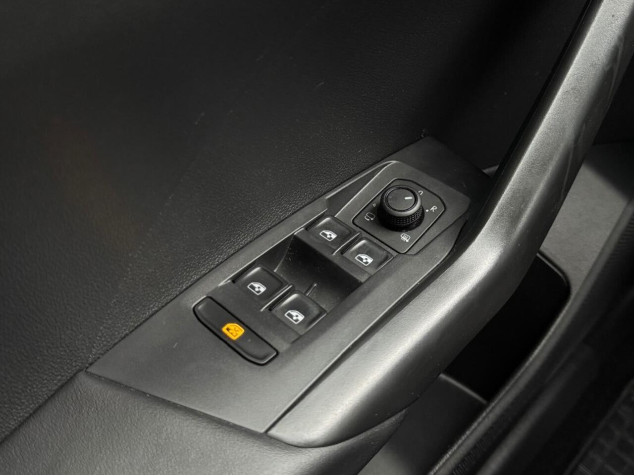 Volkswagen T-Cross 1.0 TSI 115 pk DSG Life Edition - Navi/Apple/Android - camera