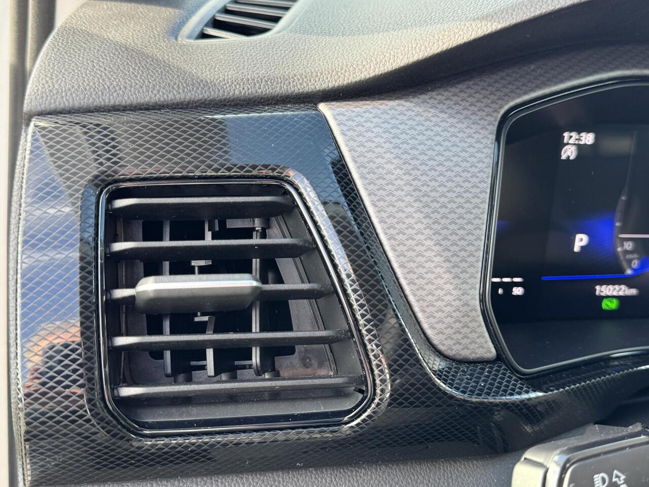 Volkswagen T-Cross 1.0 TSI Life Edition 115pk automaat | Camera | App-Navi | 17LM