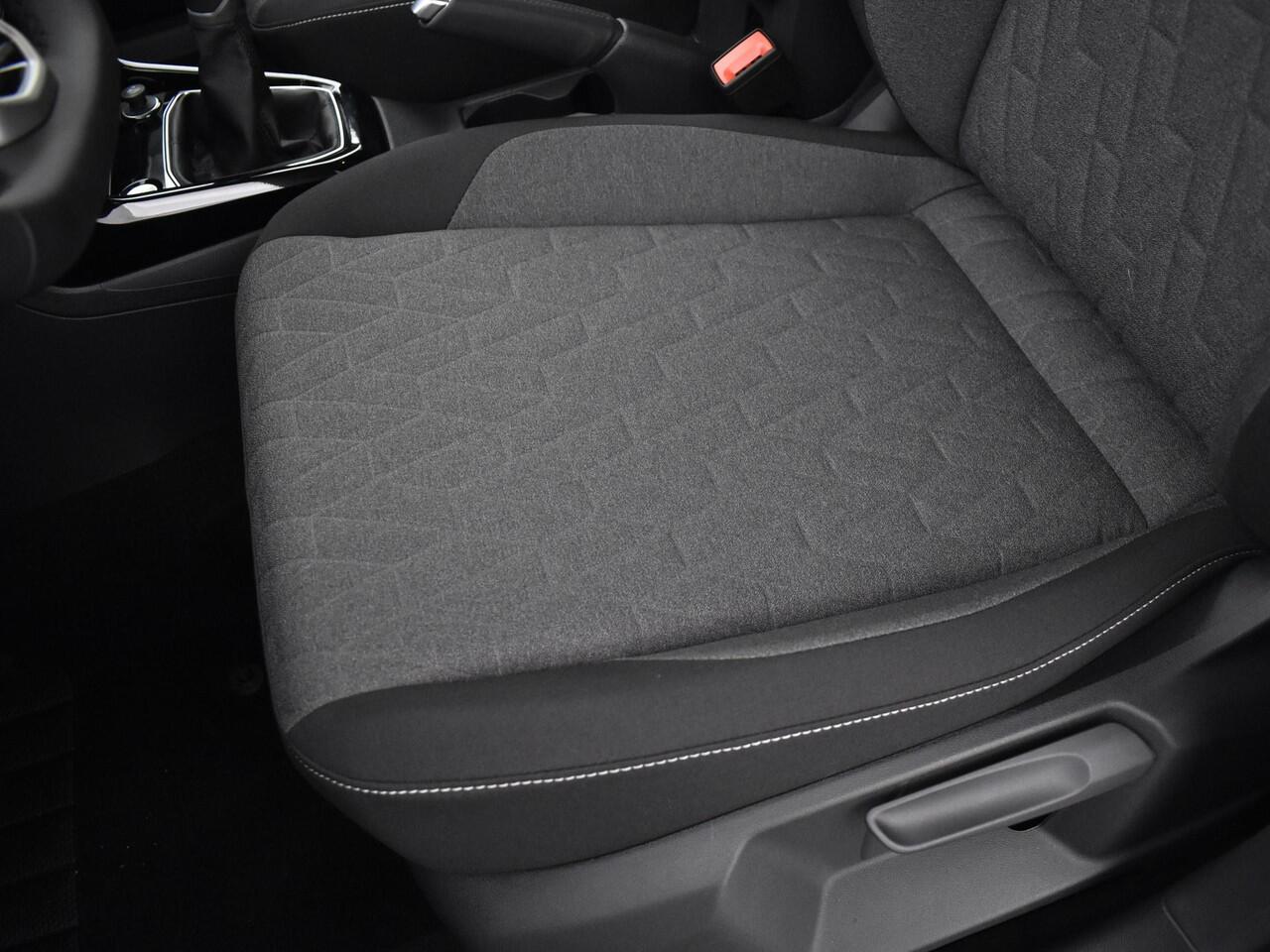 Volkswagen T-Cross Life Edition 1.0 TSI 95 pk 5 versn. Hand · Comfort pakket · Velgen 'ventura', 17 inch lichtmetaal · MEGA Sale - Prijs is incl. inruilbonus -