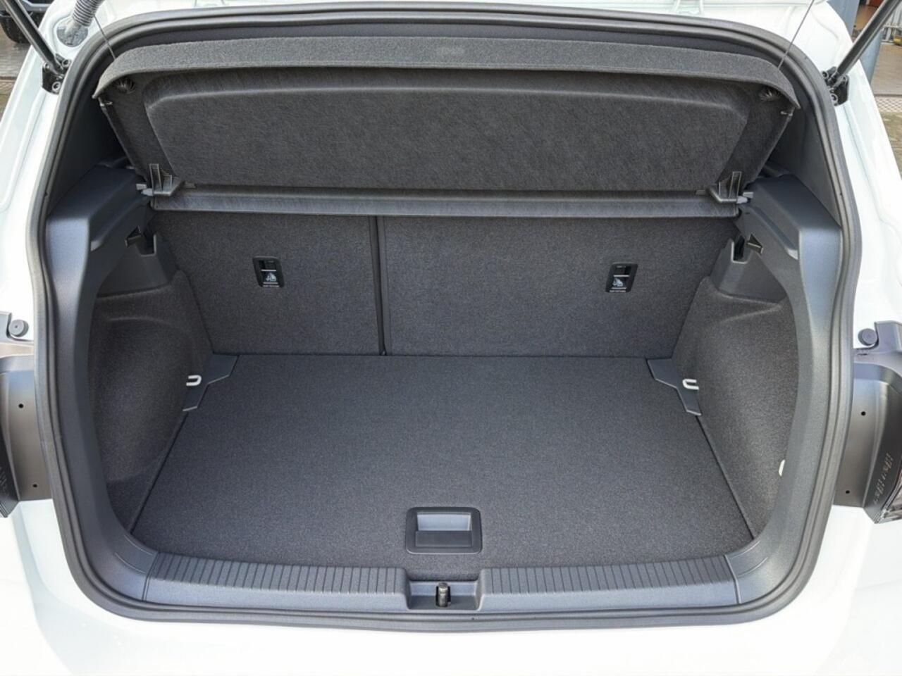 Volkswagen T-Cross 1.5 TSI DSG R-LINE TREKHAAK/CAMERA/CARPLAY/ACC/STOELVERW