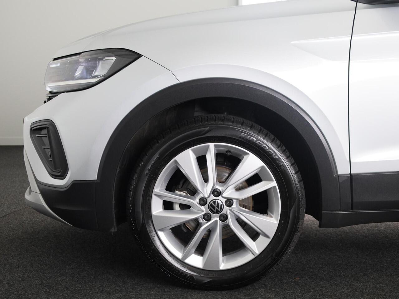 Volkswagen T-Cross 1.0 TSI Life Edition GOAL 95 pk | Navigatie | Parkeersensoren | Adaptieve cruise control | Autom. airco | Stoelverwarming |