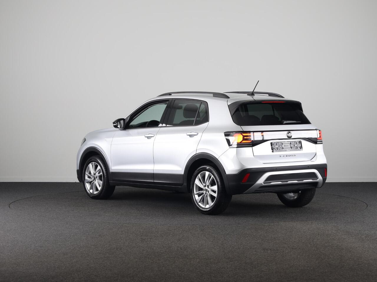 Volkswagen T-Cross 1.0 TSI Life Edition GOAL 95 pk | Navigatie | Parkeersensoren | Adaptieve cruise control | Autom. airco | Stoelverwarming |