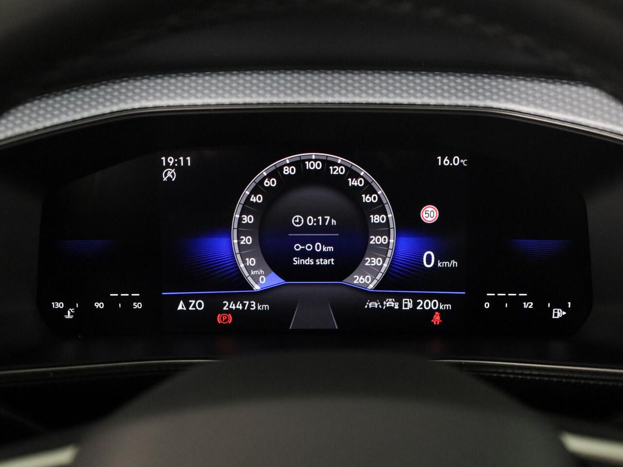 Volkswagen T-Cross 1.0 TSI Life Edition GOAL 95 pk | Navigatie | Parkeersensoren | Adaptieve cruise control | Autom. airco | Stoelverwarming |