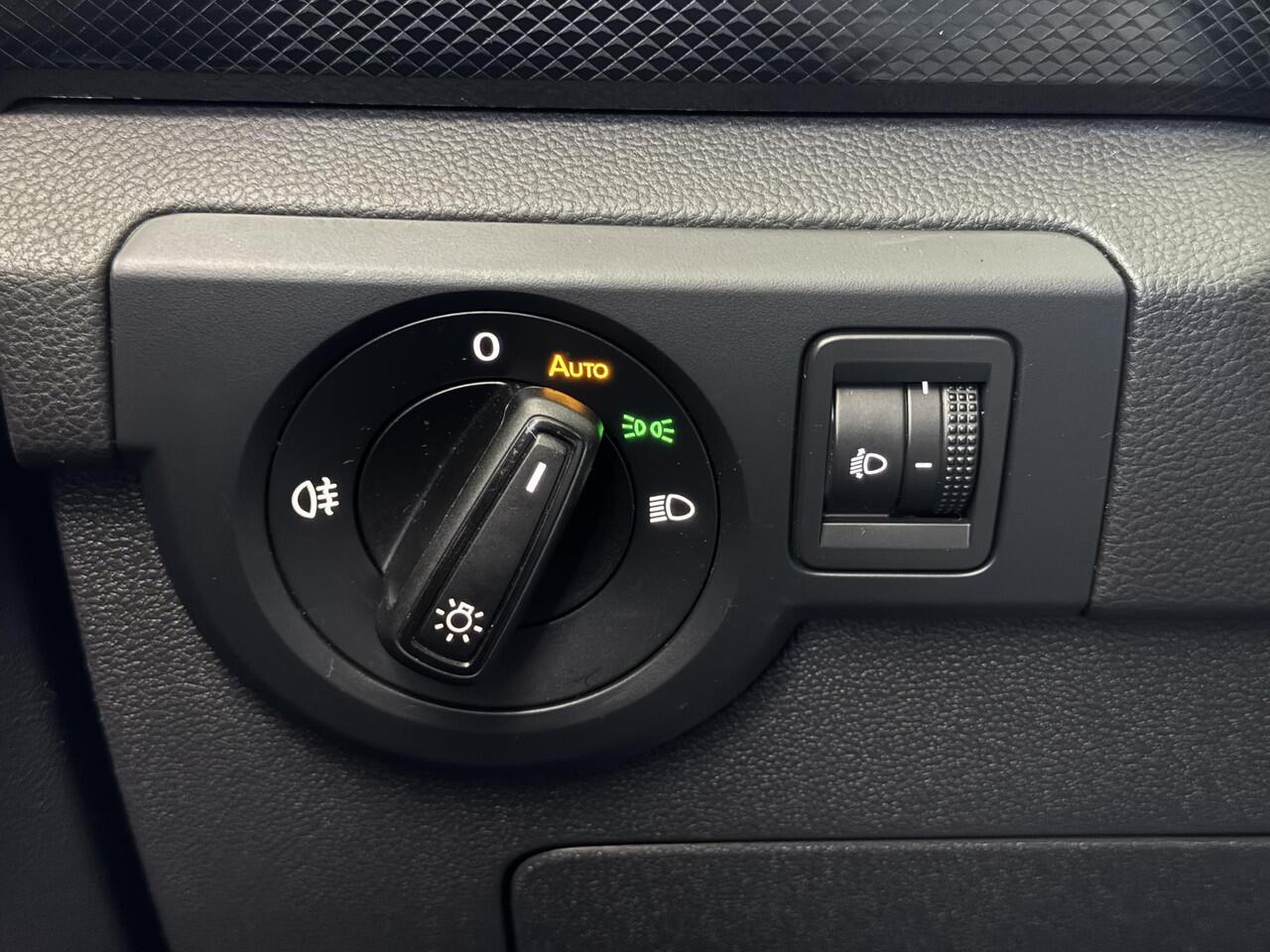 Volkswagen T-Cross 1.0 TSI Life | ¤ 1.000 INRUILPREMIE | Automaat | PDC Voor + Achter | Airco | Voorstoelen verwarmd | Limiter | Carplay ( Vestiging - Vianen )