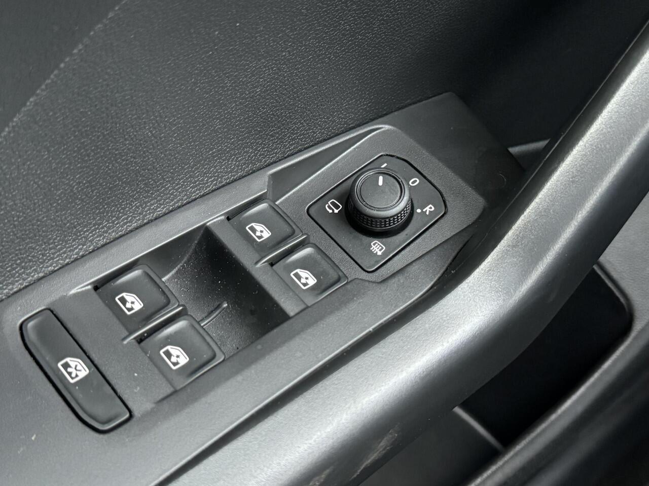 Volkswagen T-Cross 1.0 TSI Life Edition 115pk automaat | Camera | App-Navi | 17LM