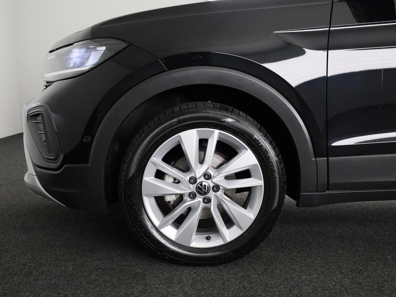 Volkswagen T-Cross 1.0 TSI Life Edition GOAL 116 pk Automaat (DSG) | Navigatie | Trekhaak (afneembaar) | Parkeersensoren (Park assist) | Stoelverwarming |