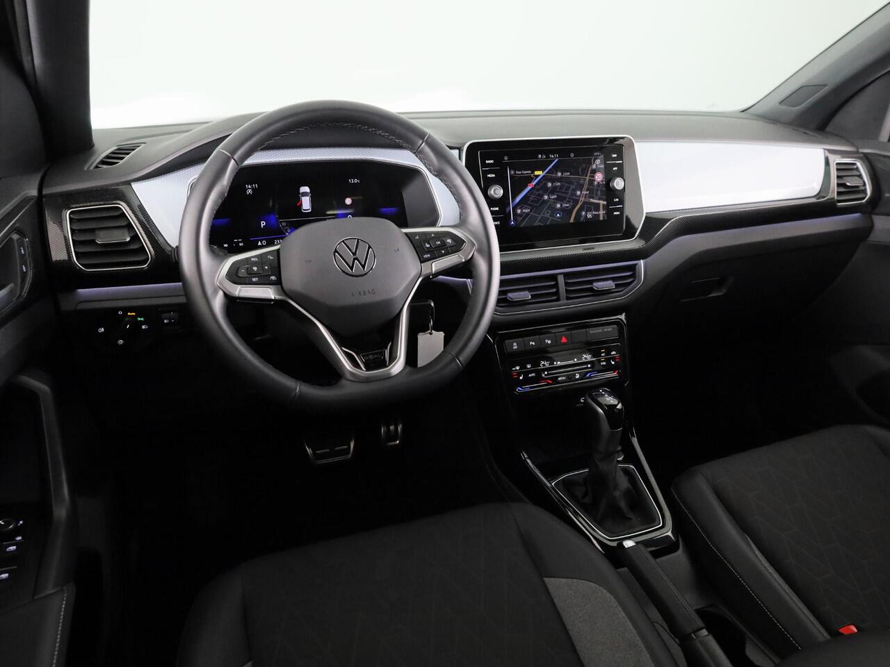 Volkswagen T-Cross 1.0 TSI Life Edition GOAL 116 pk Automaat (DSG) | Navigatie | Trekhaak (afneembaar) | Parkeersensoren (Park assist) | Stoelverwarming |