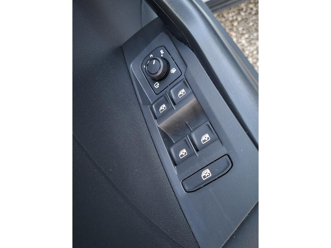 Volkswagen T-Cross 1.0 TSI Life Edition MATRIX | rijklaarprijs !!