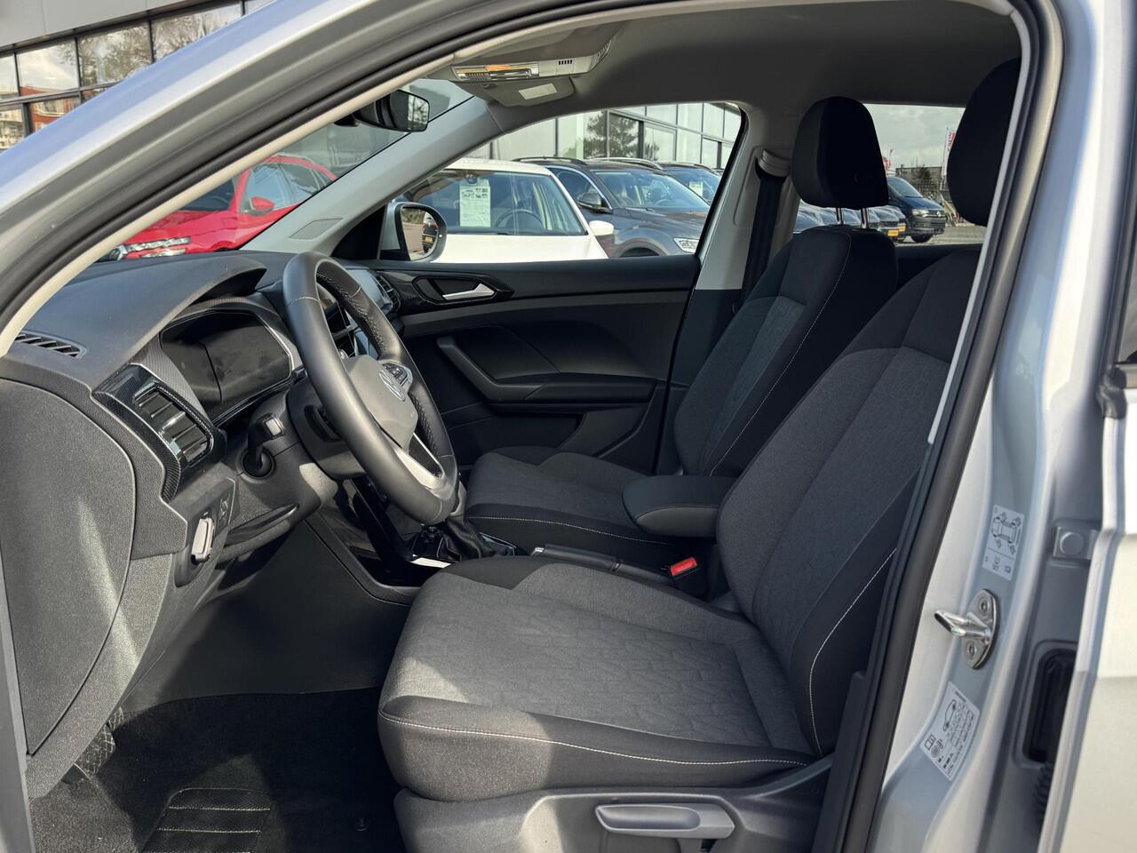 Volkswagen T-Cross 1.0 TSI Life Edition 115pk automaat | IQ Assist | Camera | App-Navi | 17LM