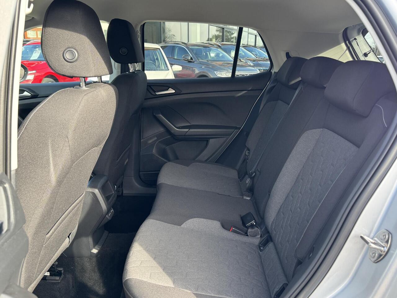 Volkswagen T-Cross 1.0 TSI Life Edition 115pk automaat | IQ Assist | Camera | App-Navi | 17LM